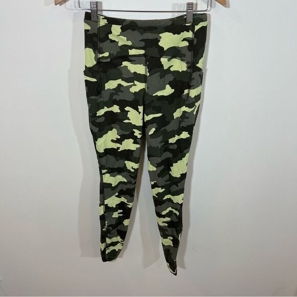 Lululemon Swift Speed High-Rise Tight 28" in green multi | Size 6 - Picture 7 of 14